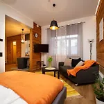 Renovated With Wooden Interior, Korter Rakvere